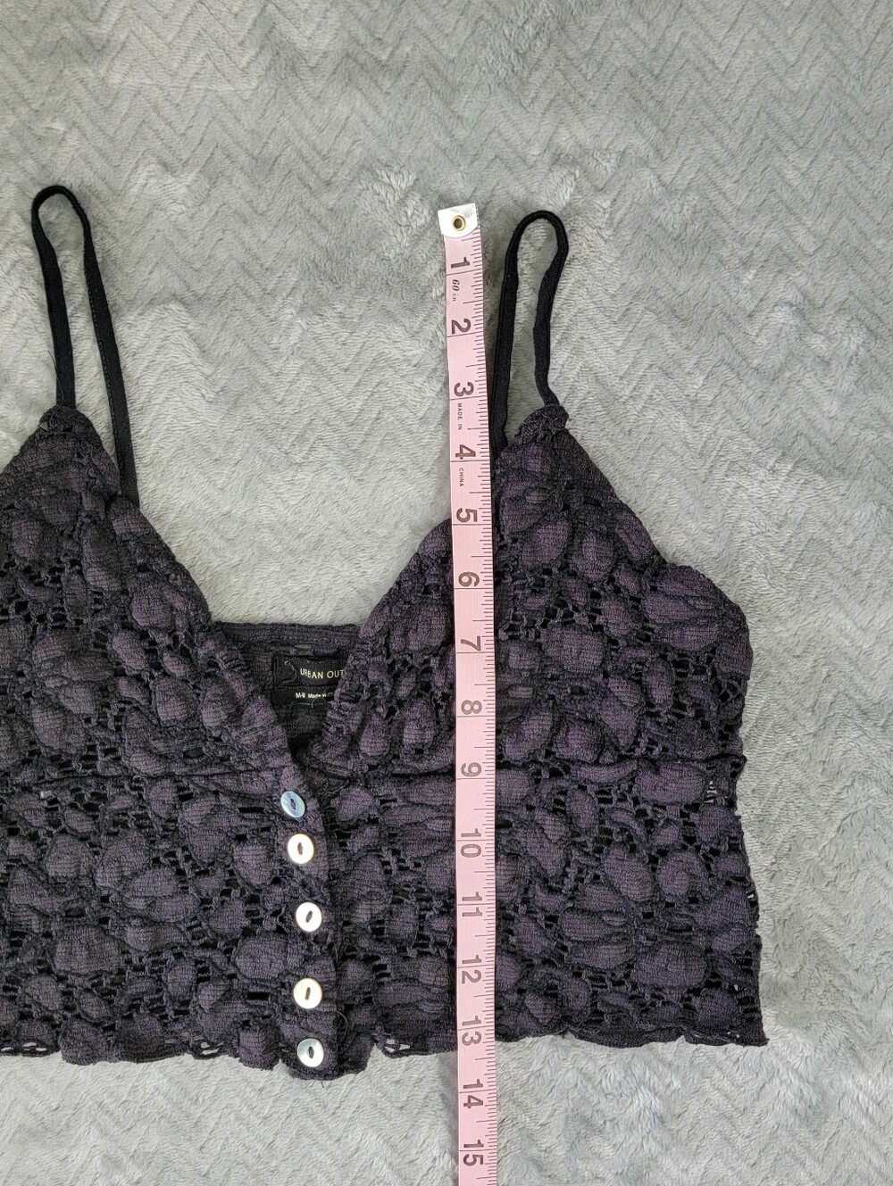 Urban Outfitters Dark Gray Floral Lace V-Neck Button Front Cropped Camisole Med - Picture 7 of 7